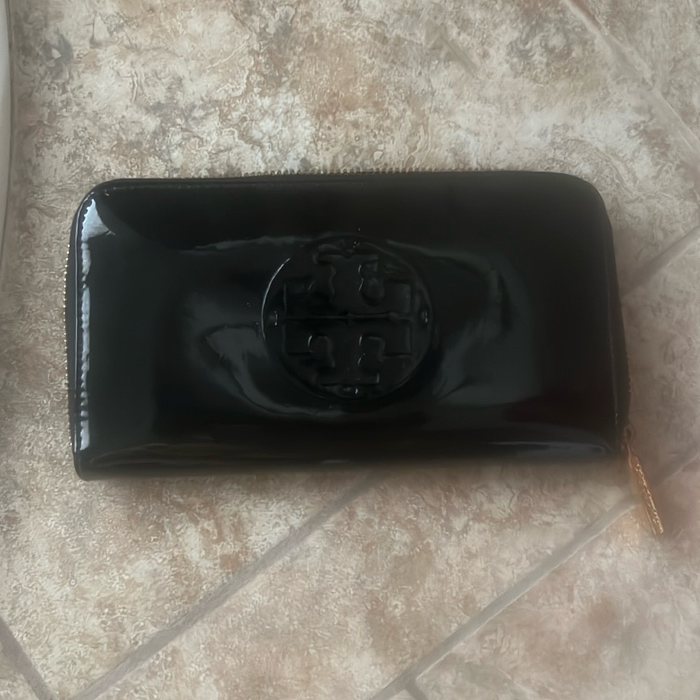 Tory Burch black patent wallet